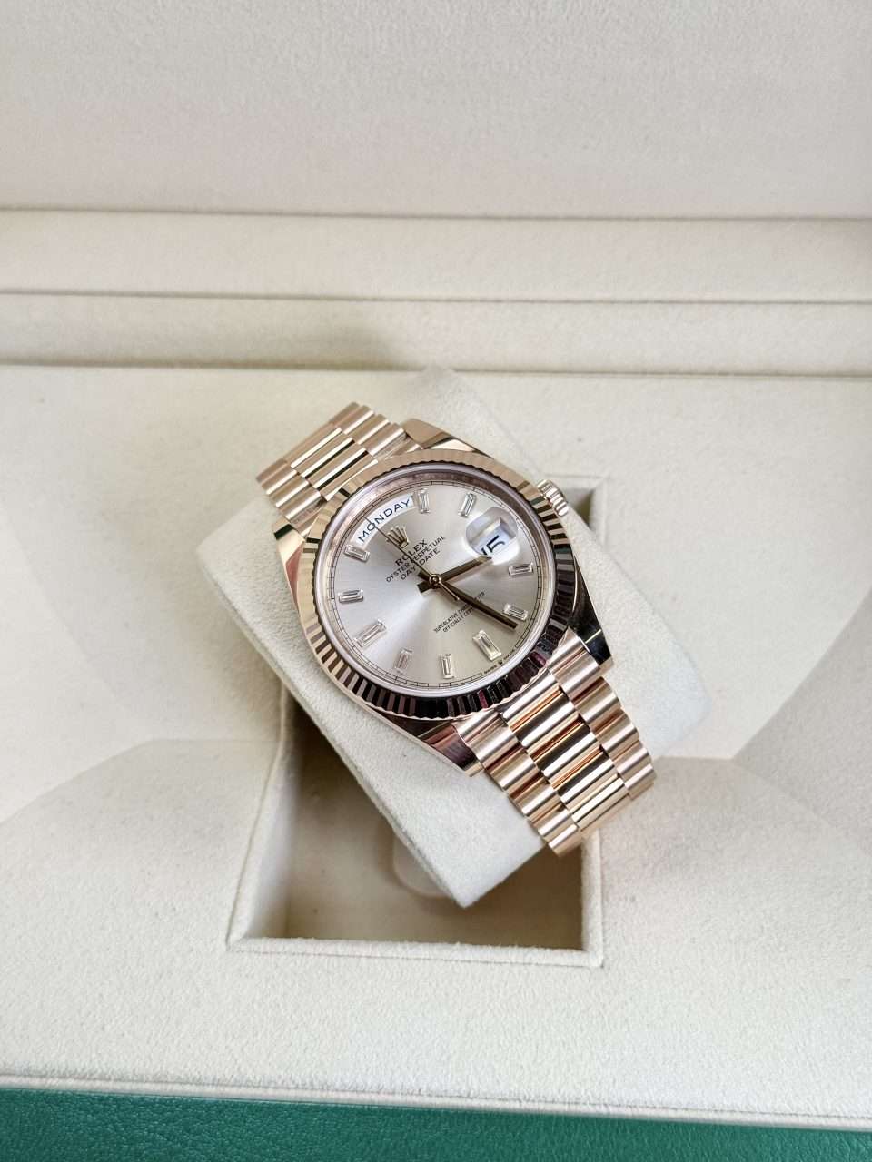 Rolex Day- Date 40 Everose G...