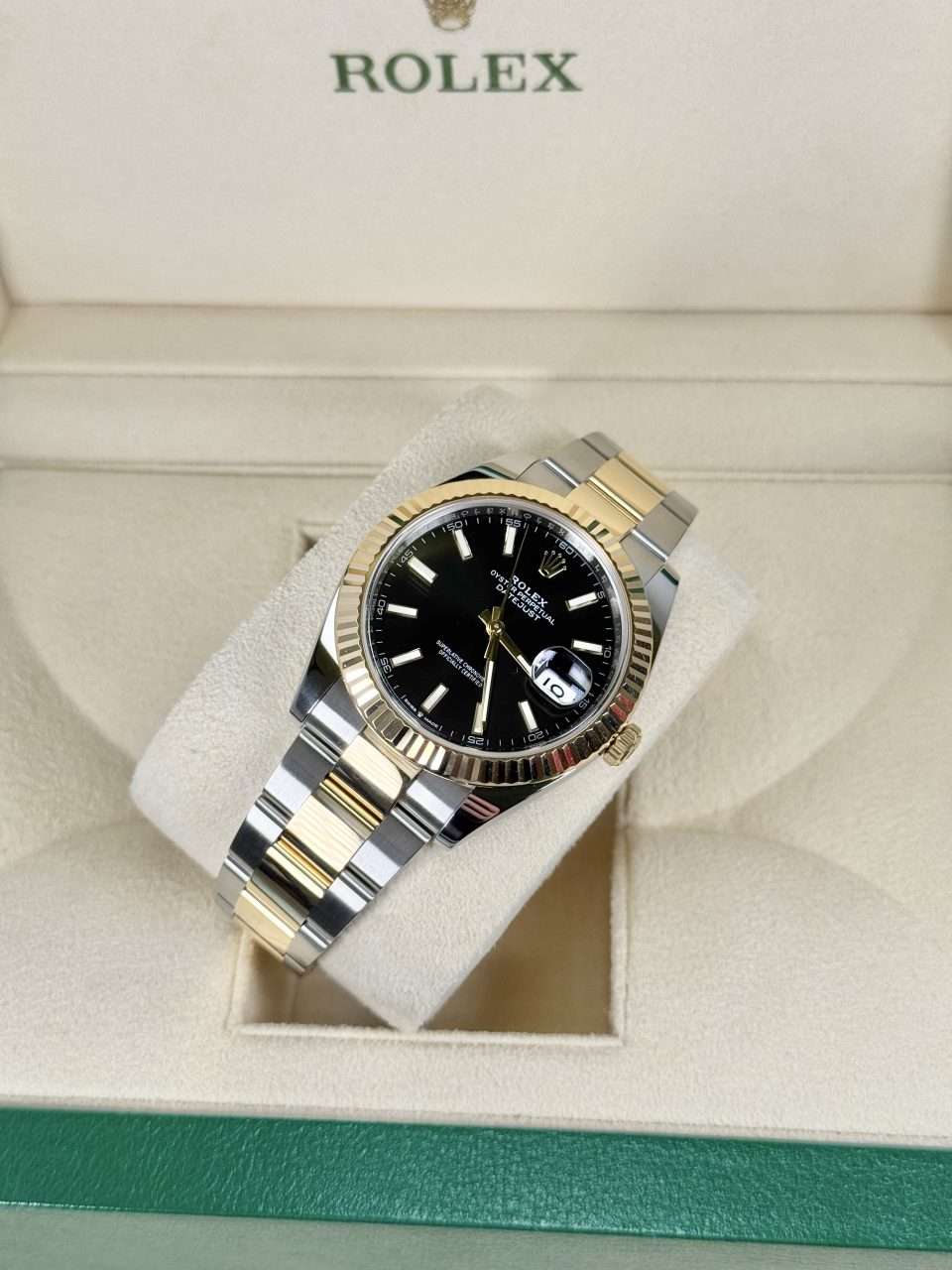 Rolex Datejust 41 Black Oyster