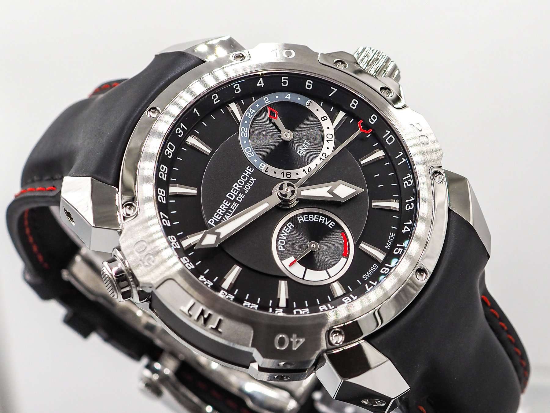 Pierre DeRoche  TNT Royal Retro GMT